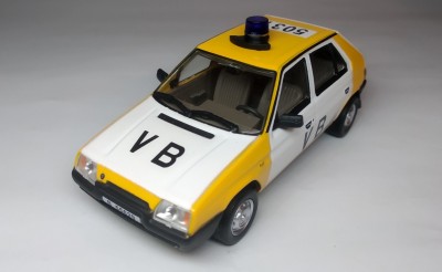 Škoda Favorit 136L Veřejná bezpečnost 1988 (9).jpg