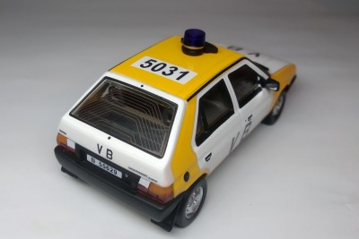 Škoda Favorit 136L Veřejná bezpečnost 1988 (10).jpg