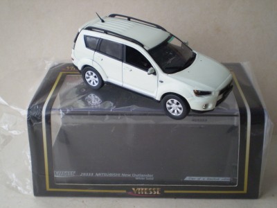 Mitsubishi Outlander 2009-1.jpg