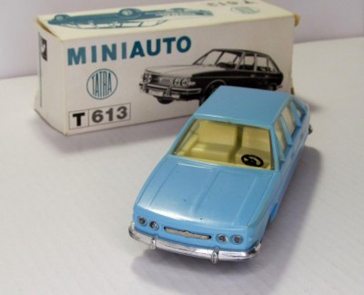 tatra_613_niniauto_chekhoslovakija_praga_plastik_1_43_v_korobke_tatra_613_miniavto_sdelano_v_1970kh.jpg