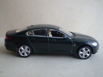 Jaguar XF2.jpg