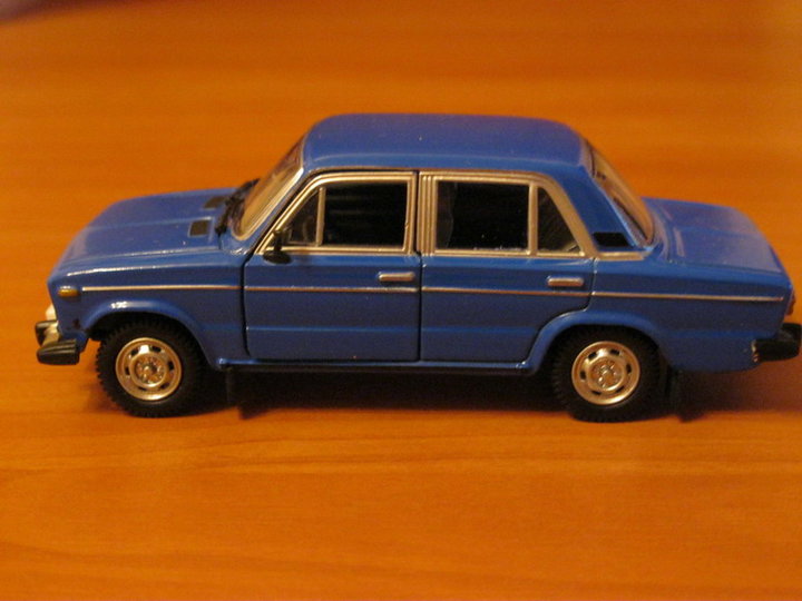 LADA 2106 (ВАЗ-2106).<br />В-во: Bauer International, Китай (Autobahn). <br />Масштаб: 1:43.