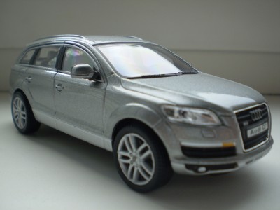 AUDI Q7.jpg