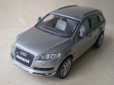 AUDI Q7-2.jpg