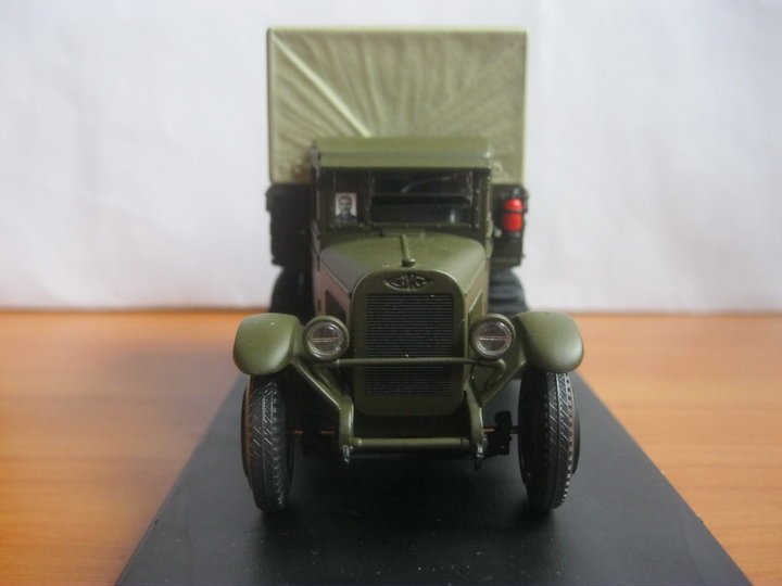 ЗіС-42. <br />Виробник  - Miniclassic, Запоріжжя.<br />Масштаб - 1:43.