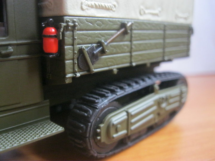 ЗіС-42. <br />Виробник  - Miniclassic, Запоріжжя.<br />Масштаб - 1:43.