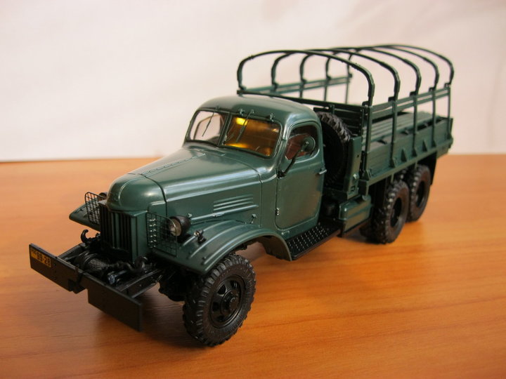 ZiS-151 (ЗиС-151). <br />Виробник -  DiP Models, Китай.<br />Масштаб: 1:43.