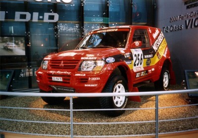 Mitsubishi Pagero 2000-2.jpg