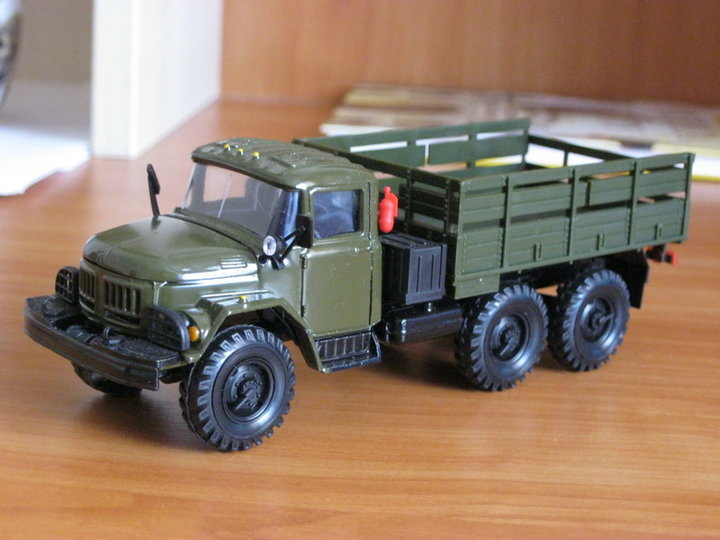 ЗиЛ 131.<br />Виробник - &quot;Элекон&quot;, Казань (Росія).<br />Масштаб - 1/43