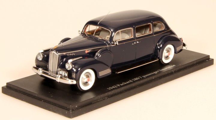 PACKARD 180 7 passenger limousine - Black 1942.jpg