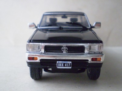 Toyota Hilux SR5-4.jpg