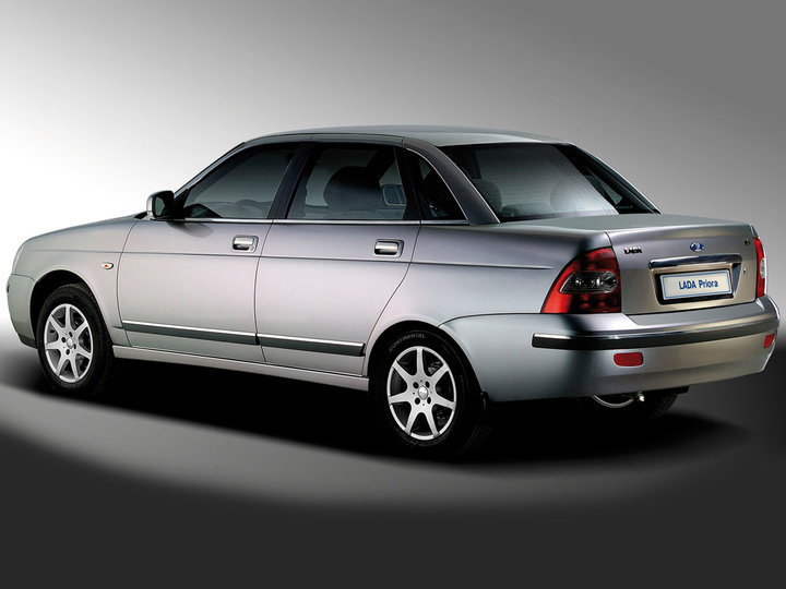 lada_priora_sedan_2004_2.jpg