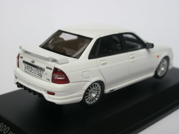 LADA Priora TMS. <br />Виробник - DiP-Models, Китай.<br />Масштаб - 1:43.