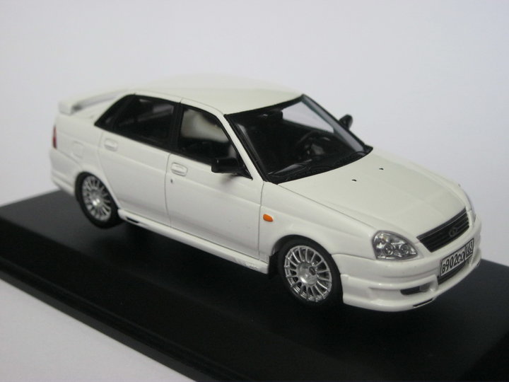 LADA Priora TMS. <br />Виробник - DiP-Models, Китай.<br />Масштаб - 1:43.