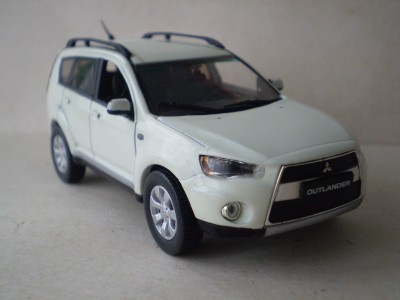 Mitsubishi Outlander 2009-2.jpg