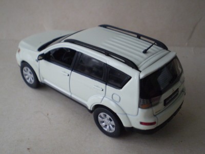 Mitsubishi Outlander 2009-6.jpg