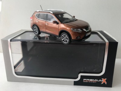 Nissan X-Trail 2014-1.jpg