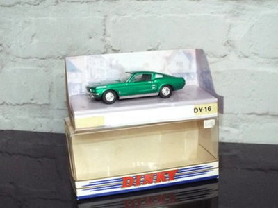 Ford Mustang Dinky1.jpg