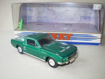 Ford Mustang Dinky2.jpg