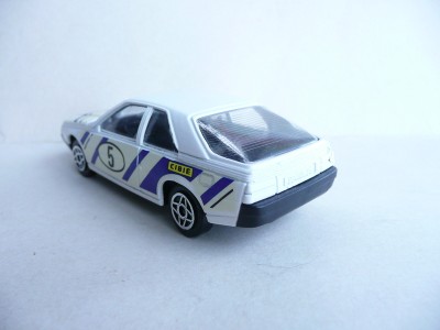 Renault Fuego2_2.jpg