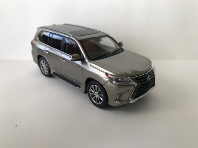 Lexus LX570-2015-2.jpg