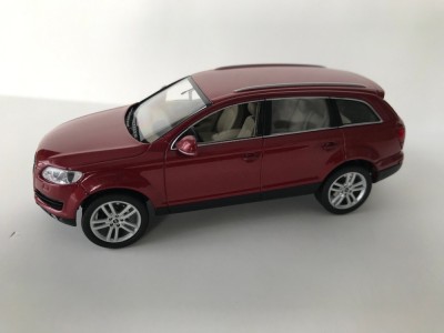 Audi Q7 Schuco4.jpg