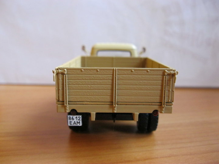 ГАЗ-52-04 (GAZ-52-04). <br />Виробник - DiP-Models, Китай.<br />Масштаб - 1:43.