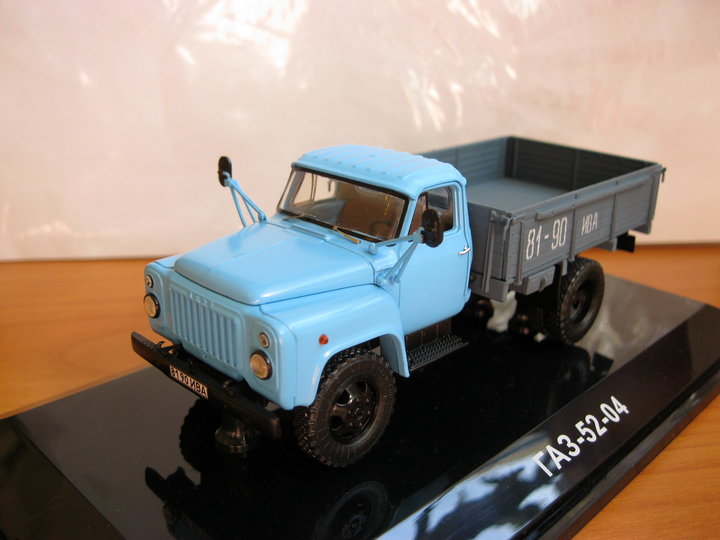 ГАЗ-52-04 (GAZ-52-04). <br />Виробник - DiP-Models, Китай.<br />Масштаб - 1:43.