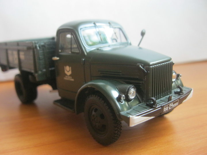 ГАЗ-51А (хакі) (GAZ-51А). <br />Виробник  - DiP-Models, Китай.<br />Масштаб - 1:43.