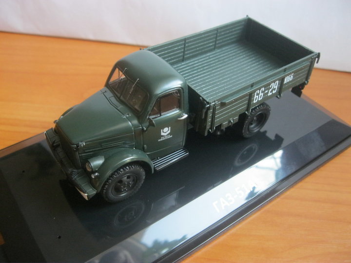 ГАЗ-51А (хакі) (GAZ-51А). <br />Виробник  - DiP-Models, Китай.<br />Масштаб - 1:43.