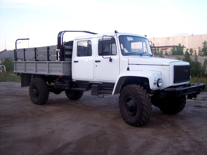 GAZ33251_4.jpg