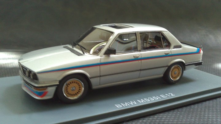 Модель: BMW (E12) M535i<br />Виробник: NEO<br />Масштаб: 1/43