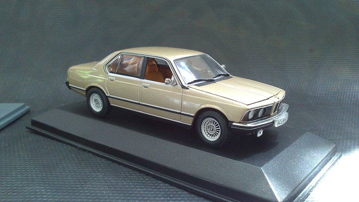 Модель: BMW (E23) 733i<br />Виробник: Minichamps<br />Масштаб: 1/43