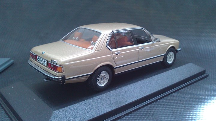 Модель: BMW (E23) 733i<br />Виробник: Minichamps<br />Масштаб: 1/43