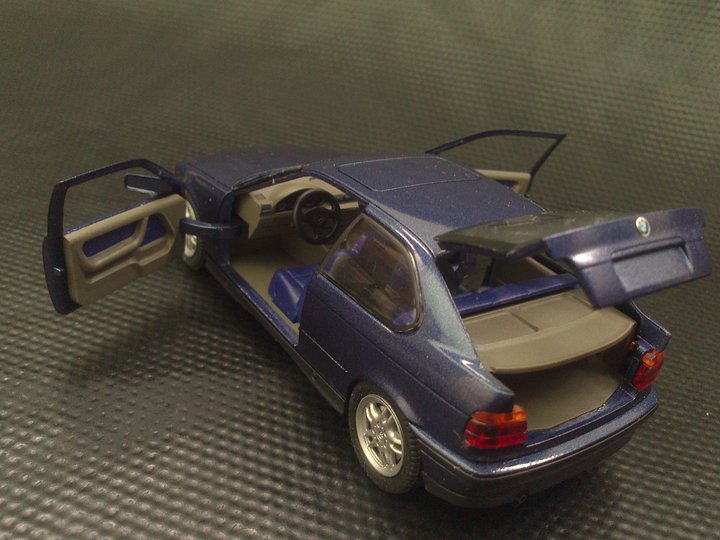 Модель: BMW E36 Compact<br />Виробник: Schuco<br />Масштаб: 1/43