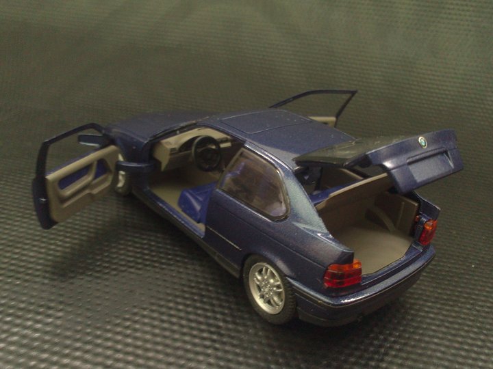 Модель: BMW E36 Compact<br />Виробник: Schuco<br />Масштаб: 1/43