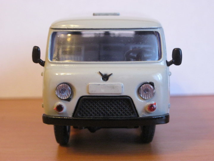 uaz3741_f 002.jpg