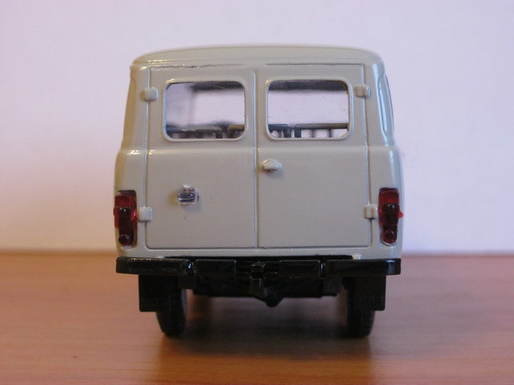 uaz3741_f 004.jpg