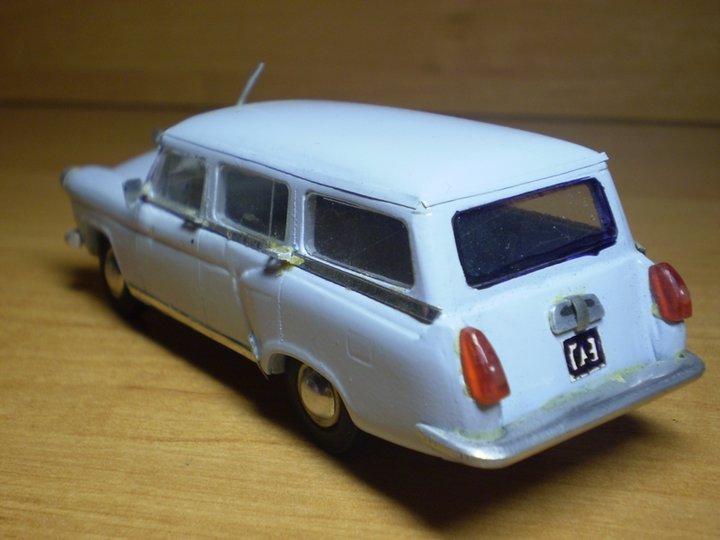 GAZ-22 ruchna zad.jpg