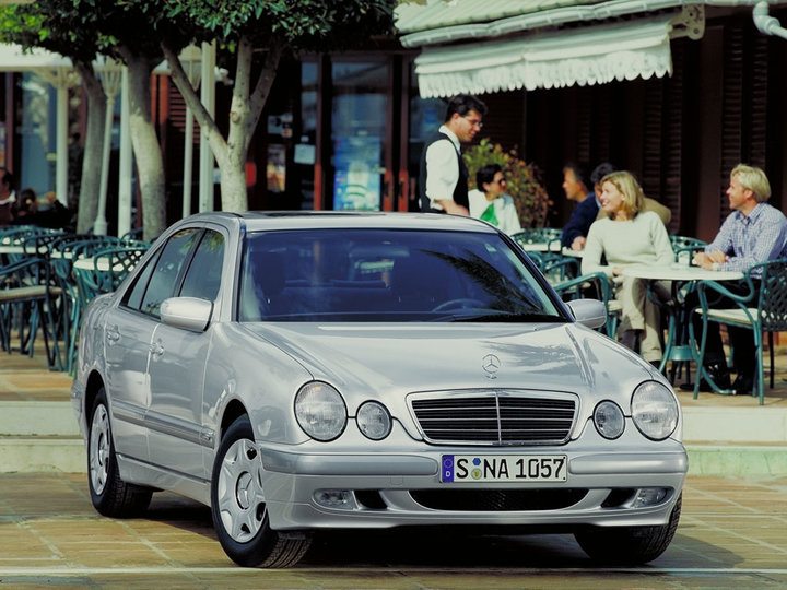 mercedes-benz_e200_1.jpg