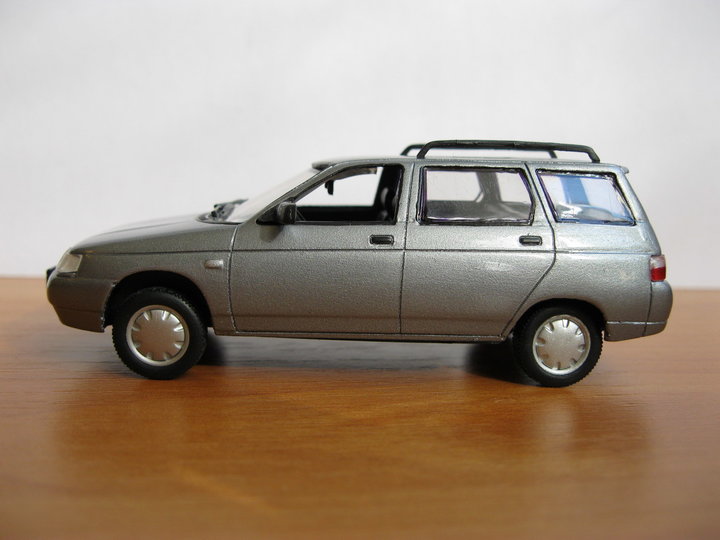 ВАЗ-2111 (LADA-111). <br />Виробник - V.M. STUDIO LVIV, Львів.<br />Масштаб - 1:43.