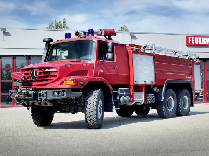 mercedes-benz_zetros_2733_feuerwehr.jpg