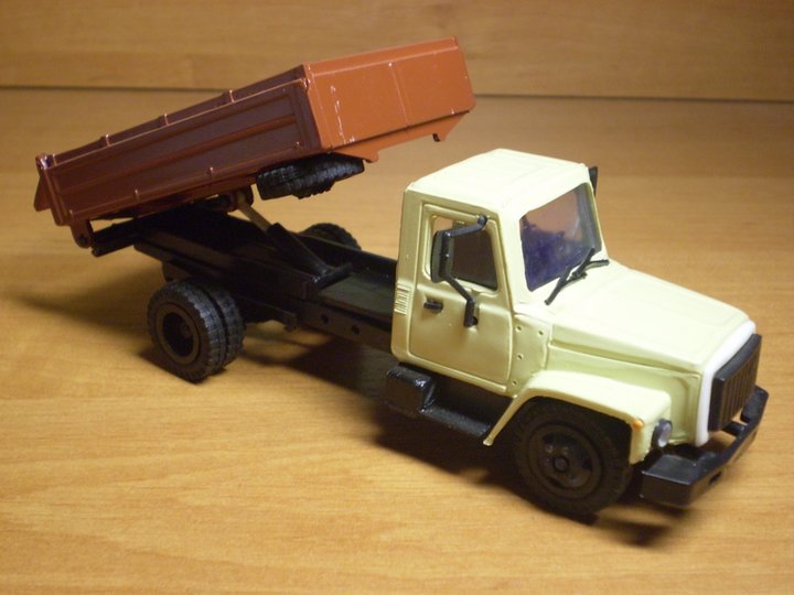 GAZ-3307 samosval.jpg