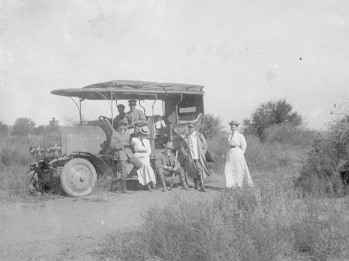 1907-Daimler-Dernburg-Wagen-In-the-Field-1280x960.jpg