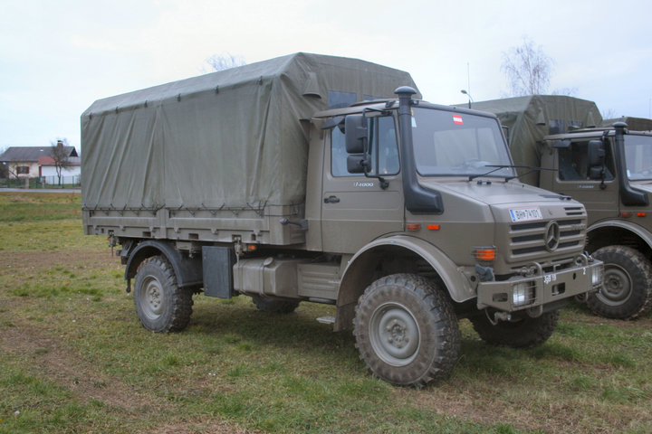 unimog_u4000_01_of_43.jpg