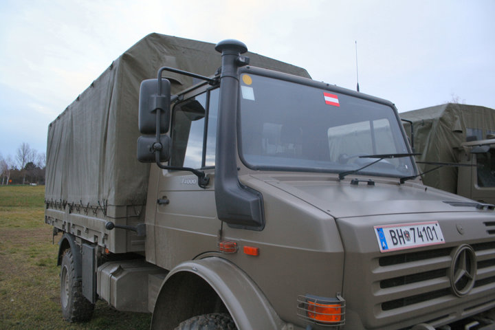 unimog_u4000_06_of_43.jpg