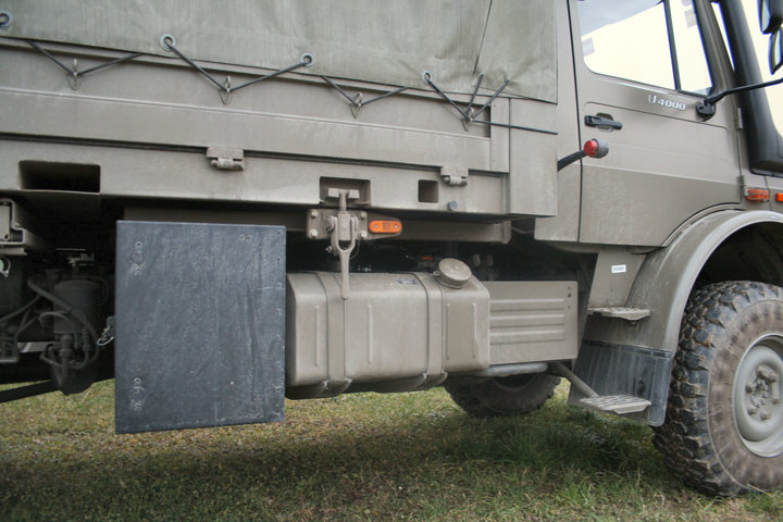 unimog_u4000_14_of_43.jpg