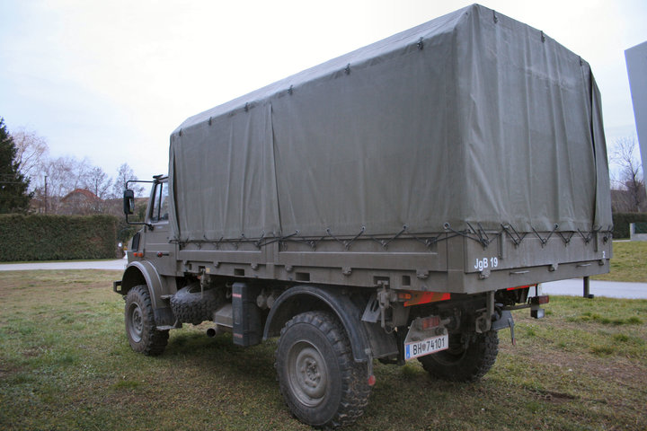 unimog_u4000_22_of_43.jpg