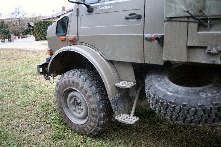 unimog_u4000_35_of_43.jpg