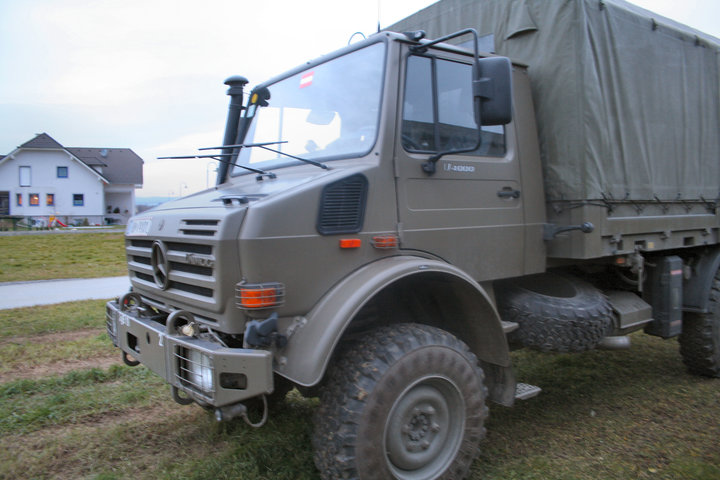 unimog_u4000_36_of_43.jpg